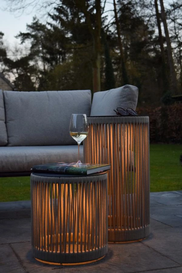 Lucide PINGI - Oplaadbare Vloerlamp Binnen/Buiten - Accu/Batterij - Ø 33,5 cm - LED 3 StepDim - 1x3W 3000K - IP44 - Taupe - sfeer 1